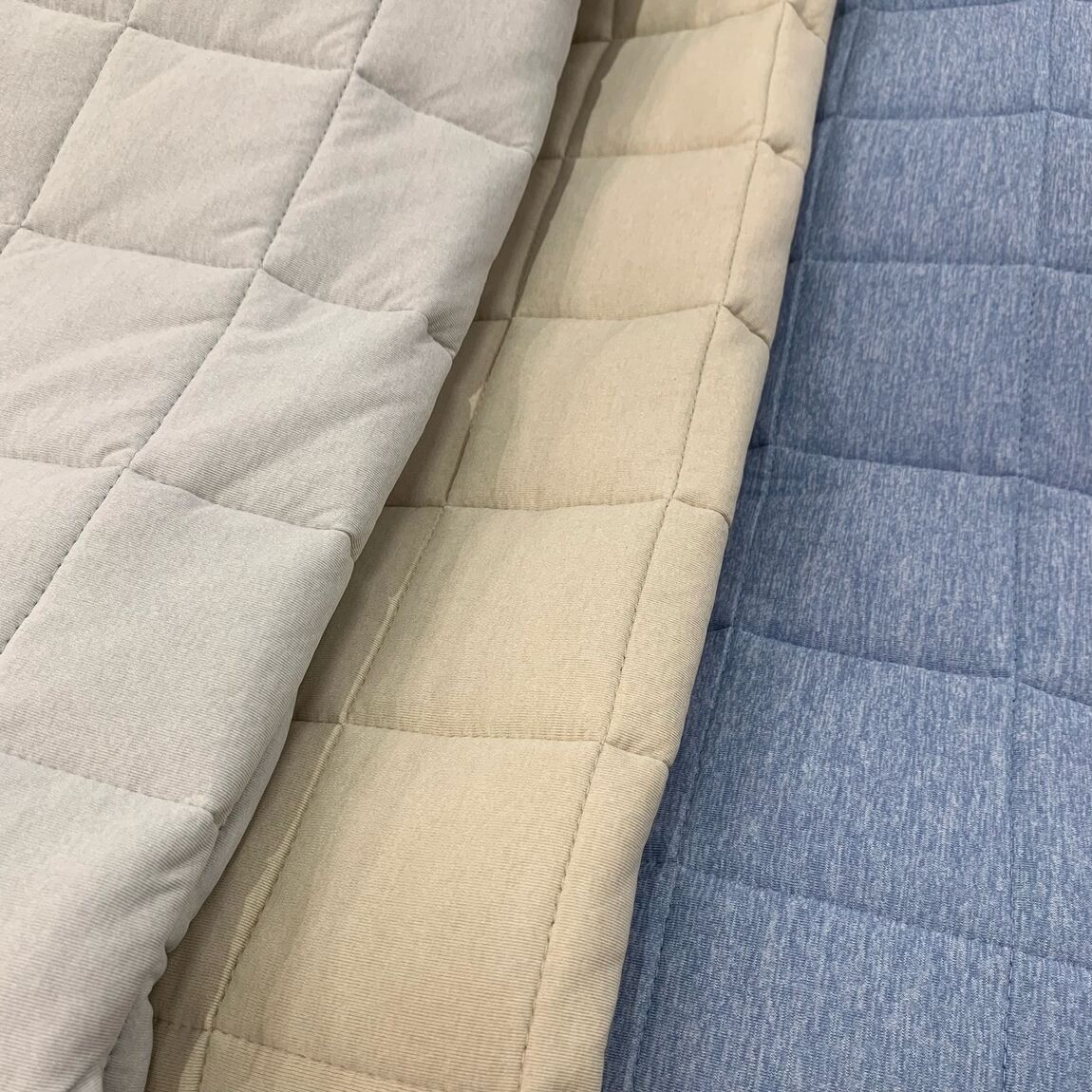 寝具　４