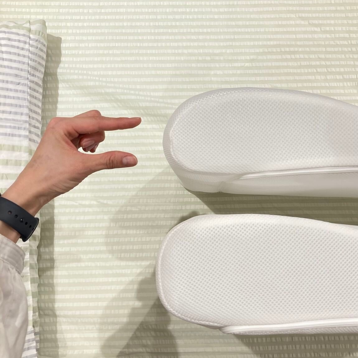 寝返りを受け止めるまくら厚さ比較