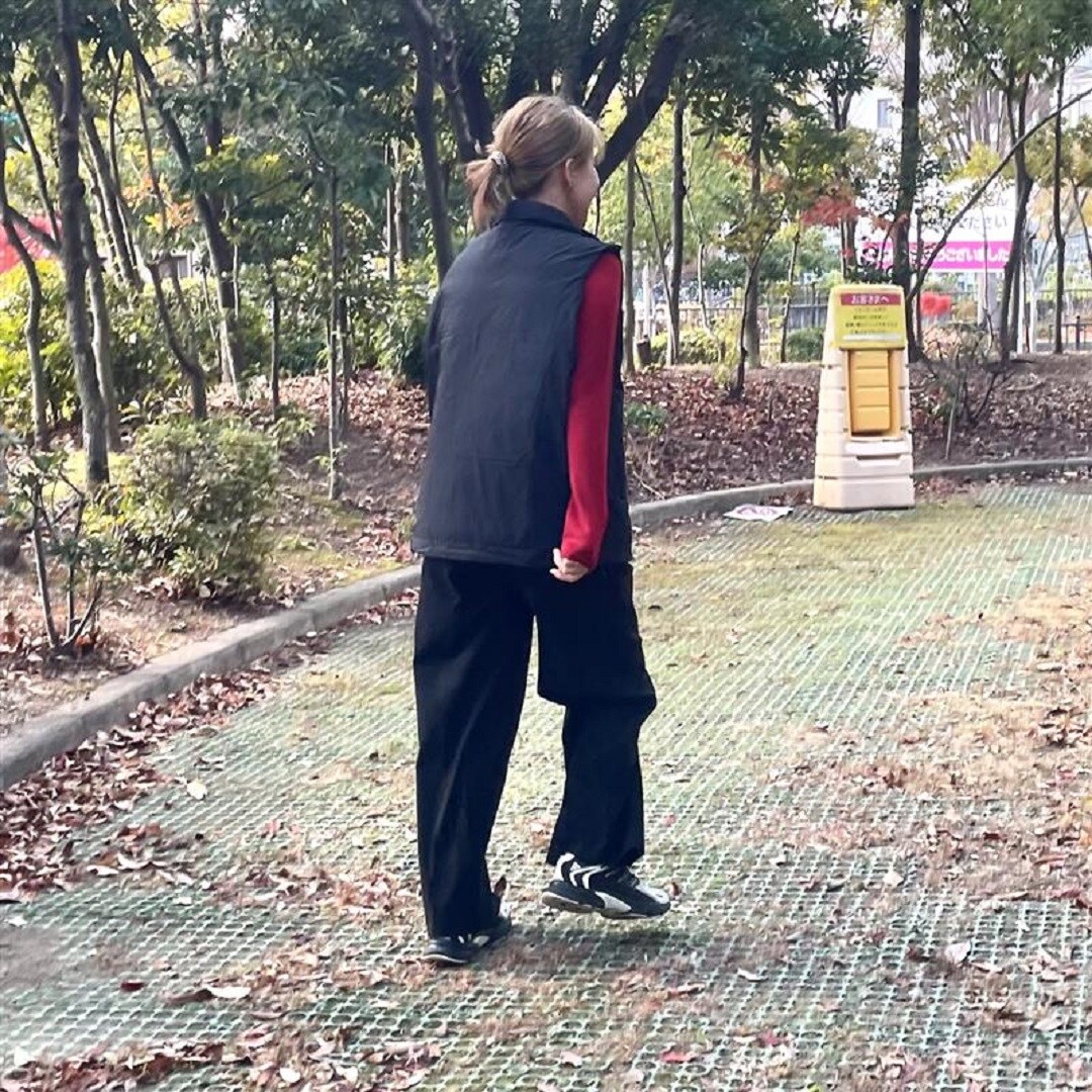 後ろ