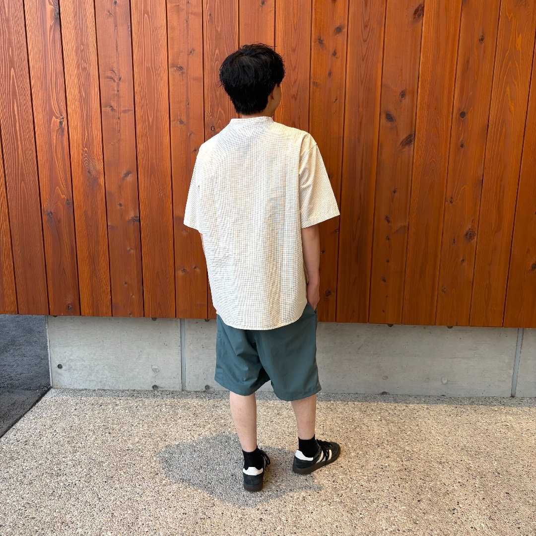 後ろ