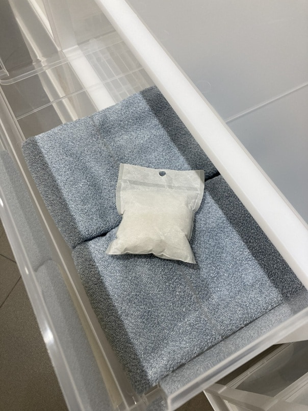 【イオンモール伊丹昆陽】消臭機能付き　くりかえし使える除湿剤_1I1XFM