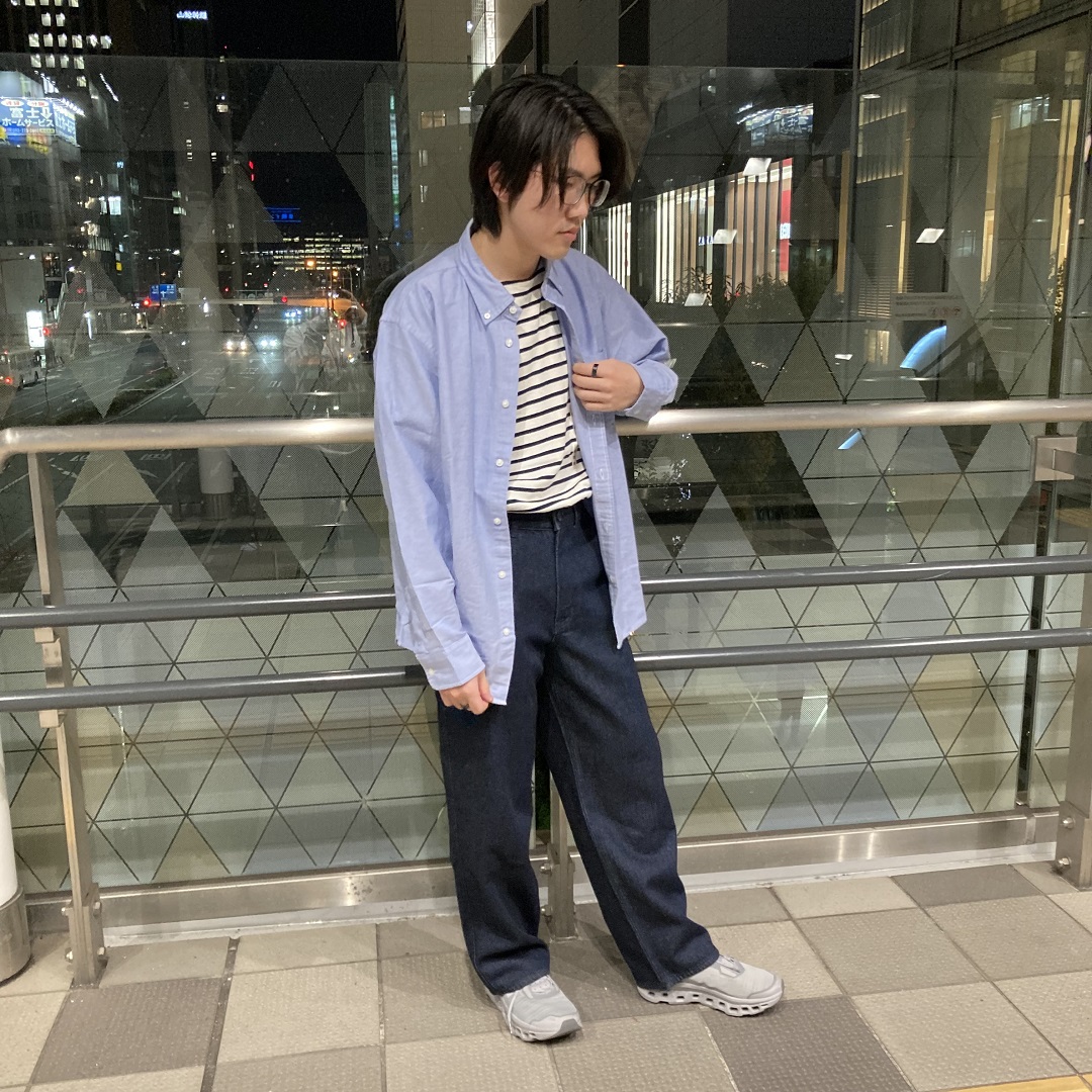 シャツを着た男性の写真