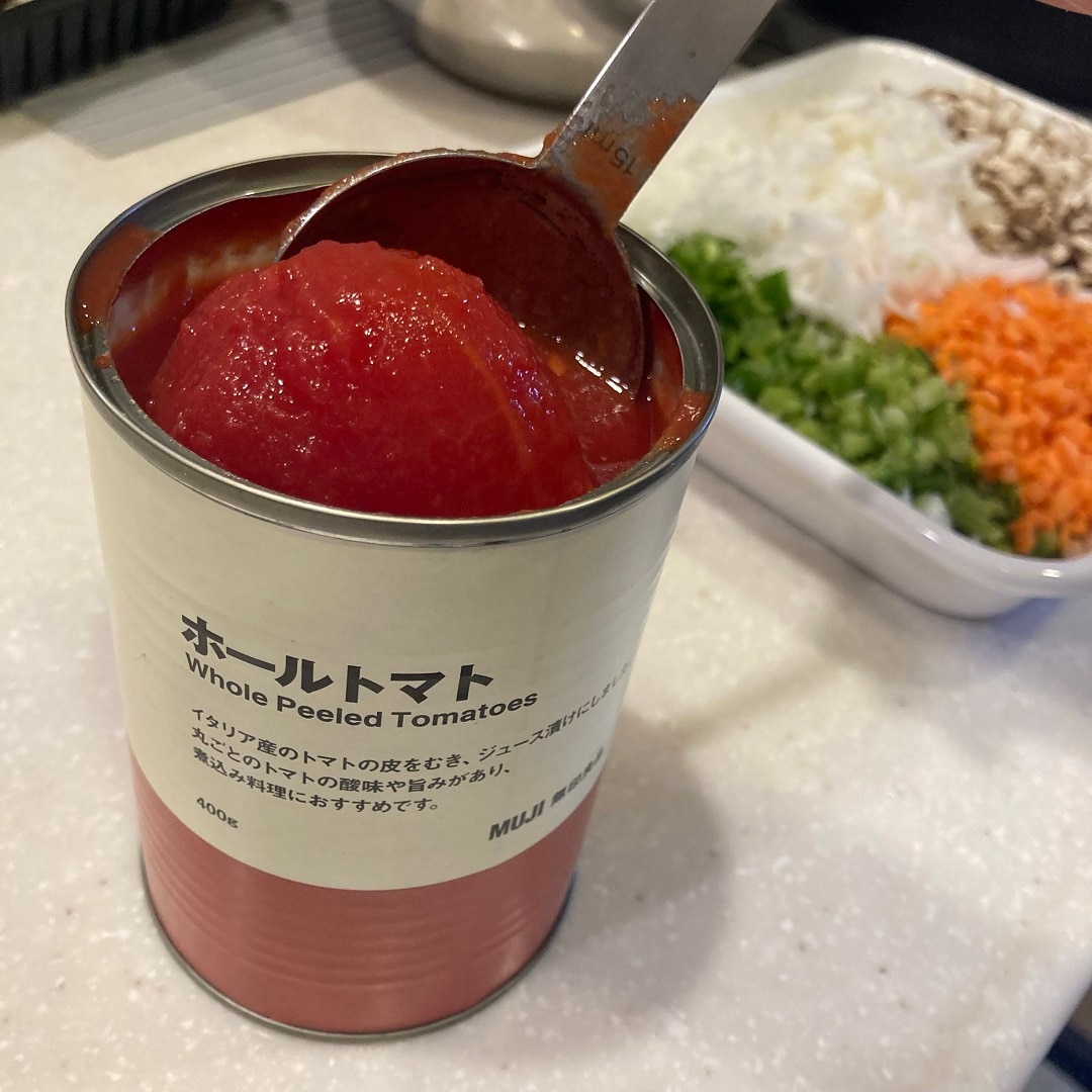開けたトマト缶