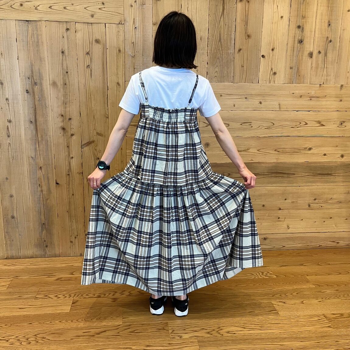全身　後ろ姿
