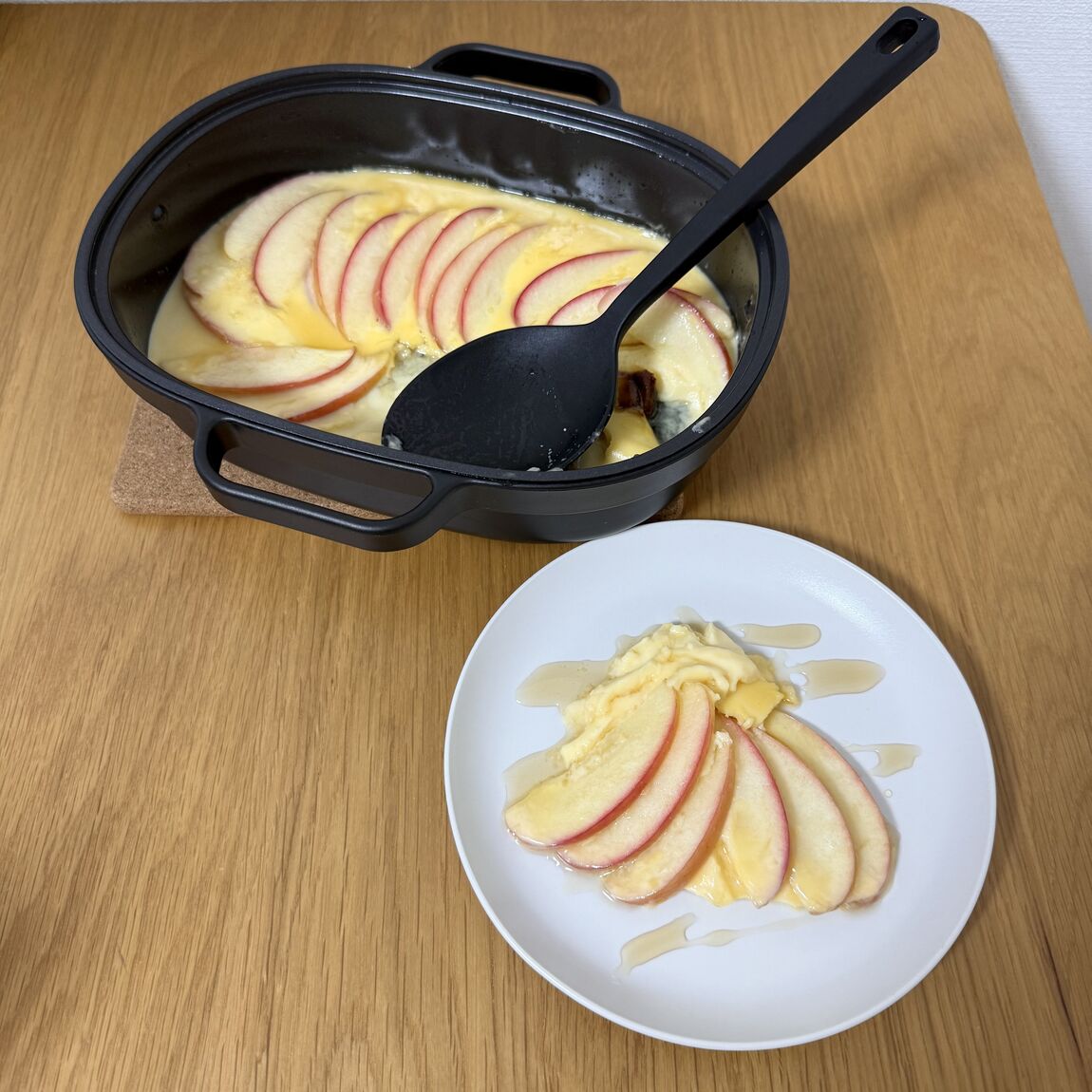 【新宿通り】レンジで焼き料理 グリルプレート りんごのクラフティ_ld1Py2