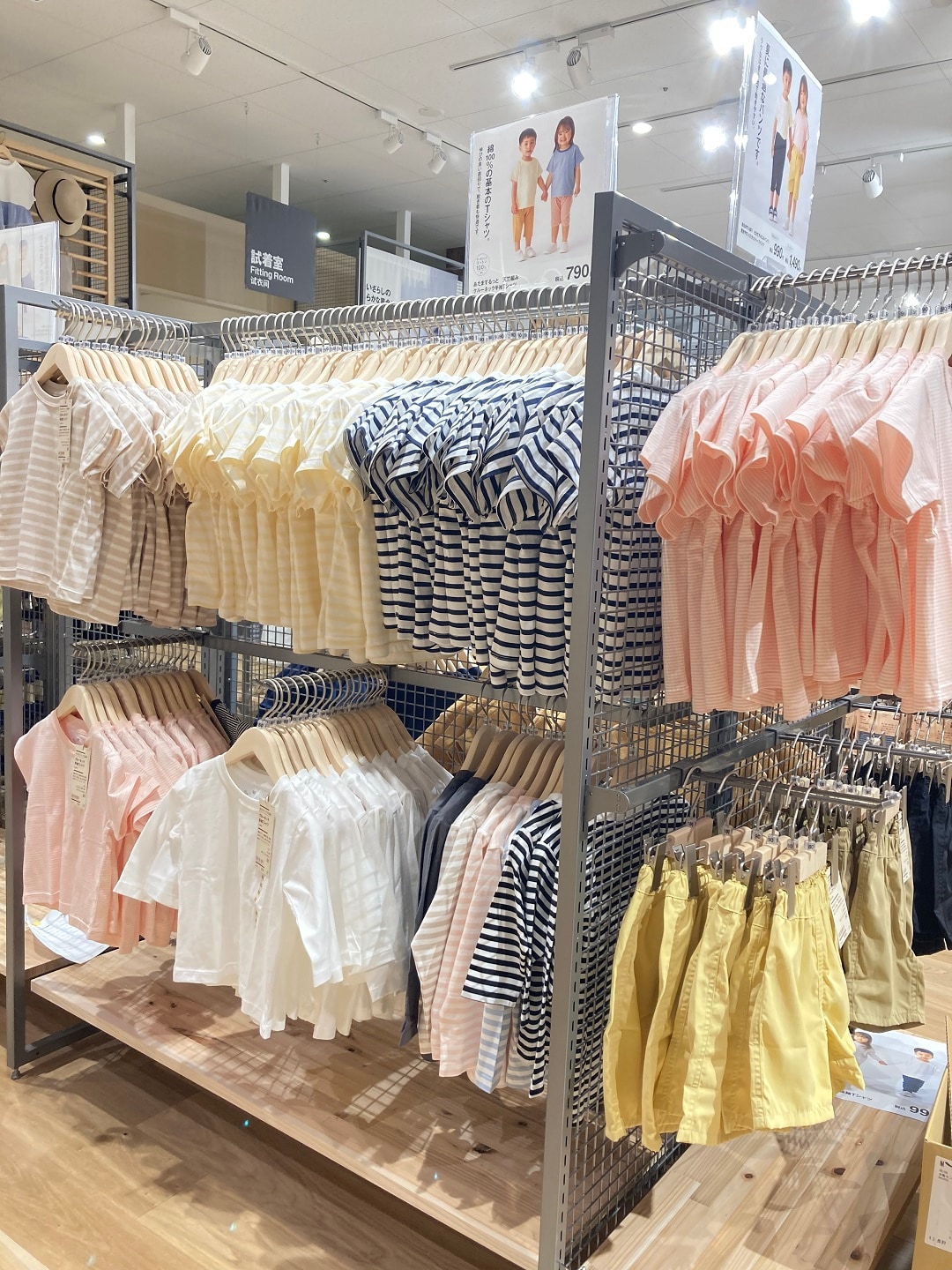 こども服売場の様子