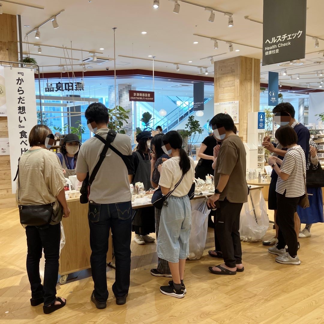 試食会様子写真