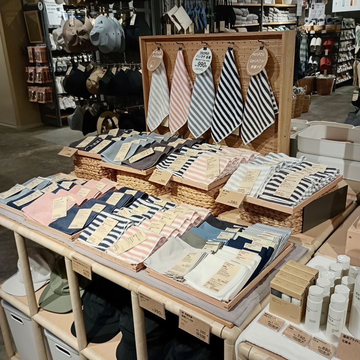 ダイエー側入り口売場
