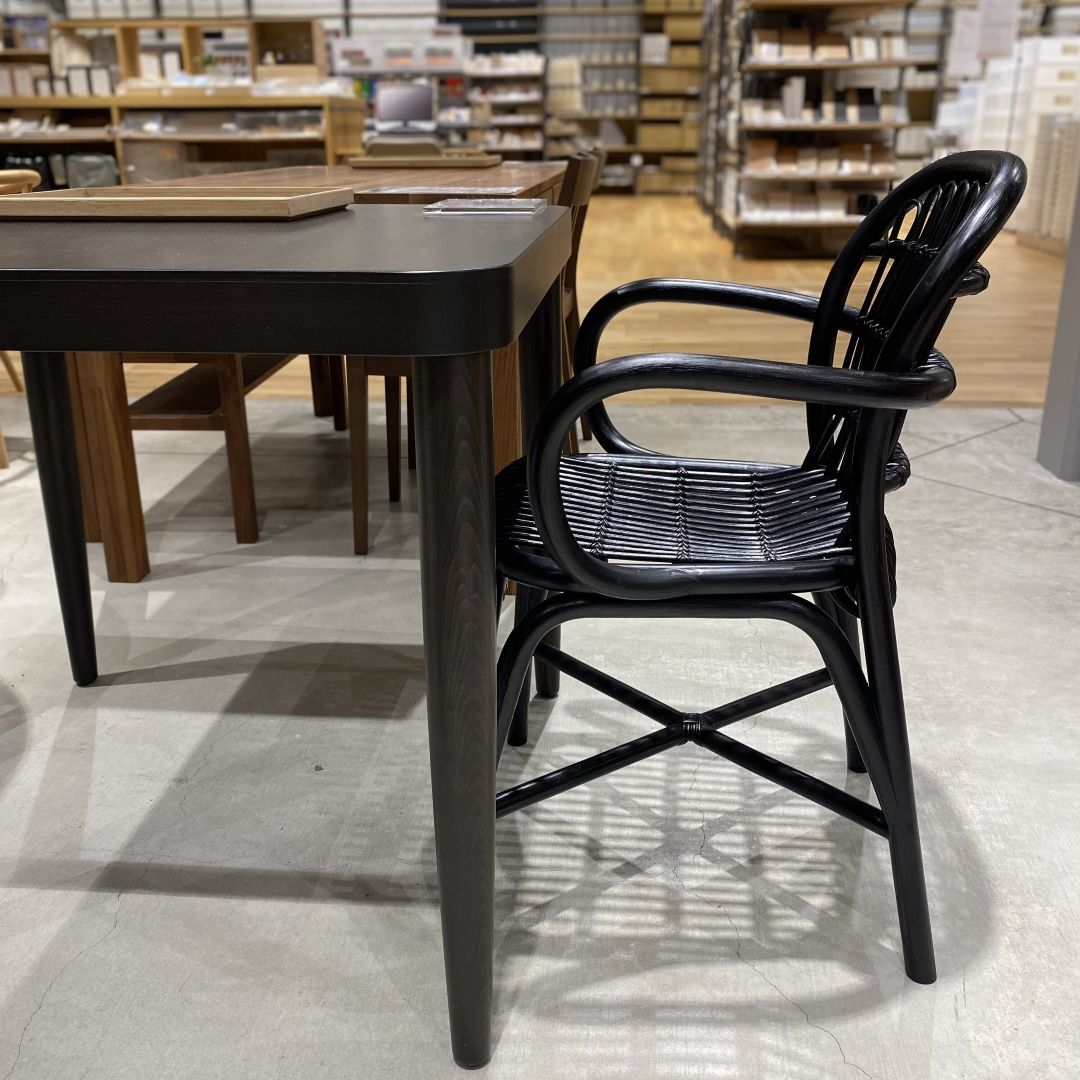 ラタン　ブラック横