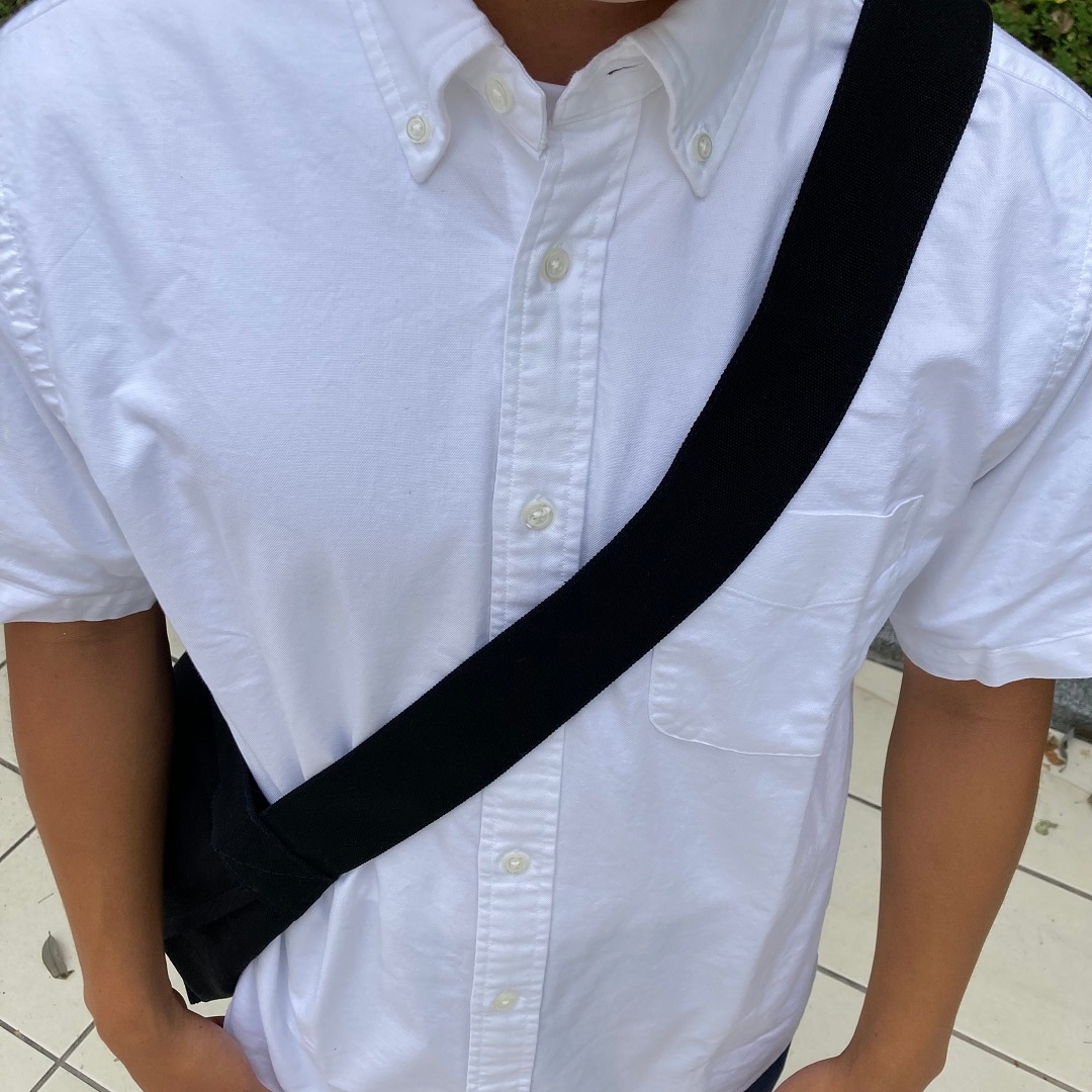 シャツを着た男性の写真