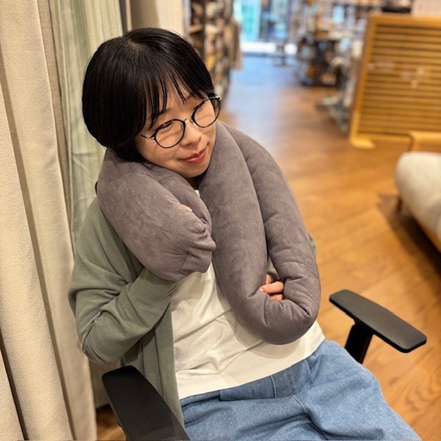 新商品　自由に巻けるループクッション　使い方３