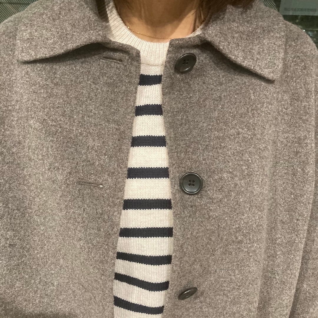 女の子が立っている写真