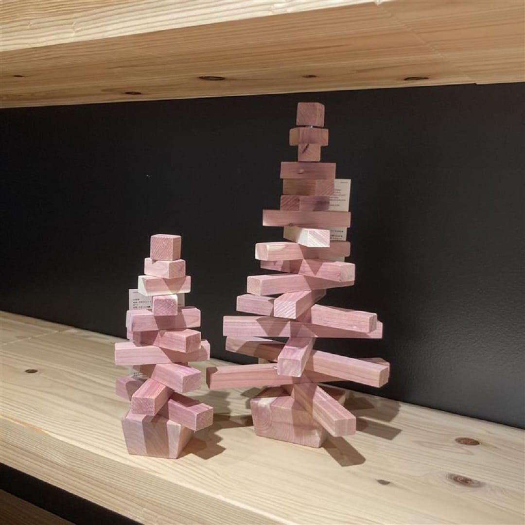 形が変えられるレッドシダーツリーのご紹介④