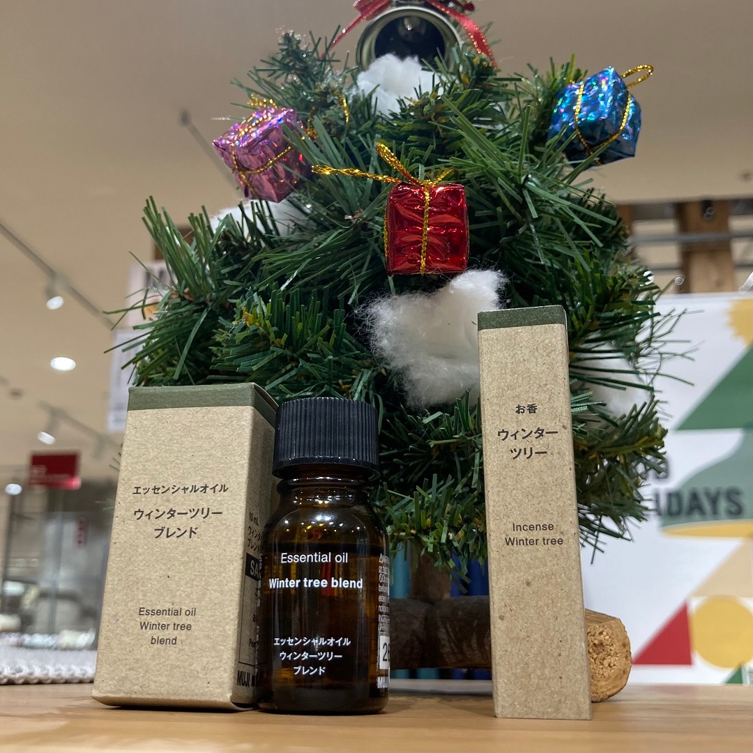 エッセンシャルオイルとお香の写真