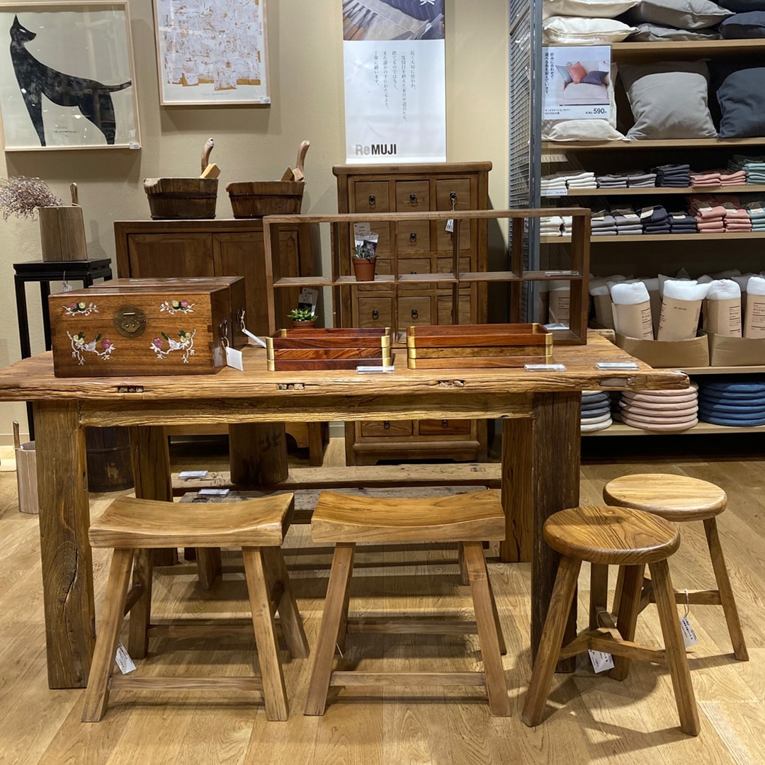 【マルエイガレリア】古家具に小さなサイズが入荷しました