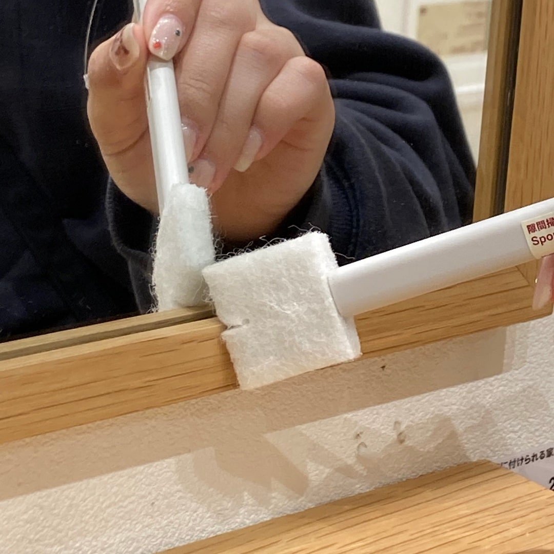 隙間掃除シリーズのスポンジを使用している写真