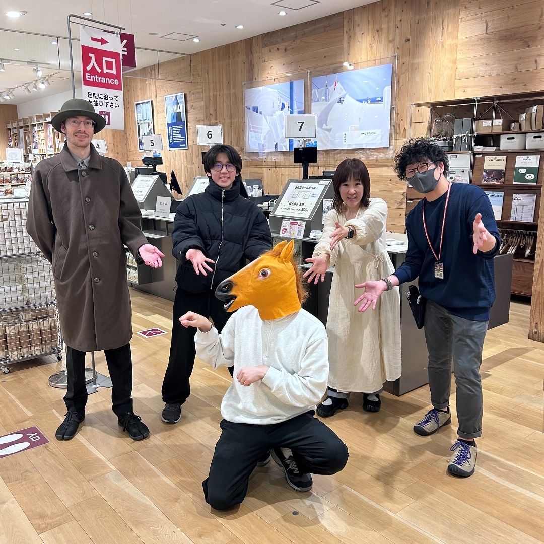 【ゆめタウン高松】馬と店内にて