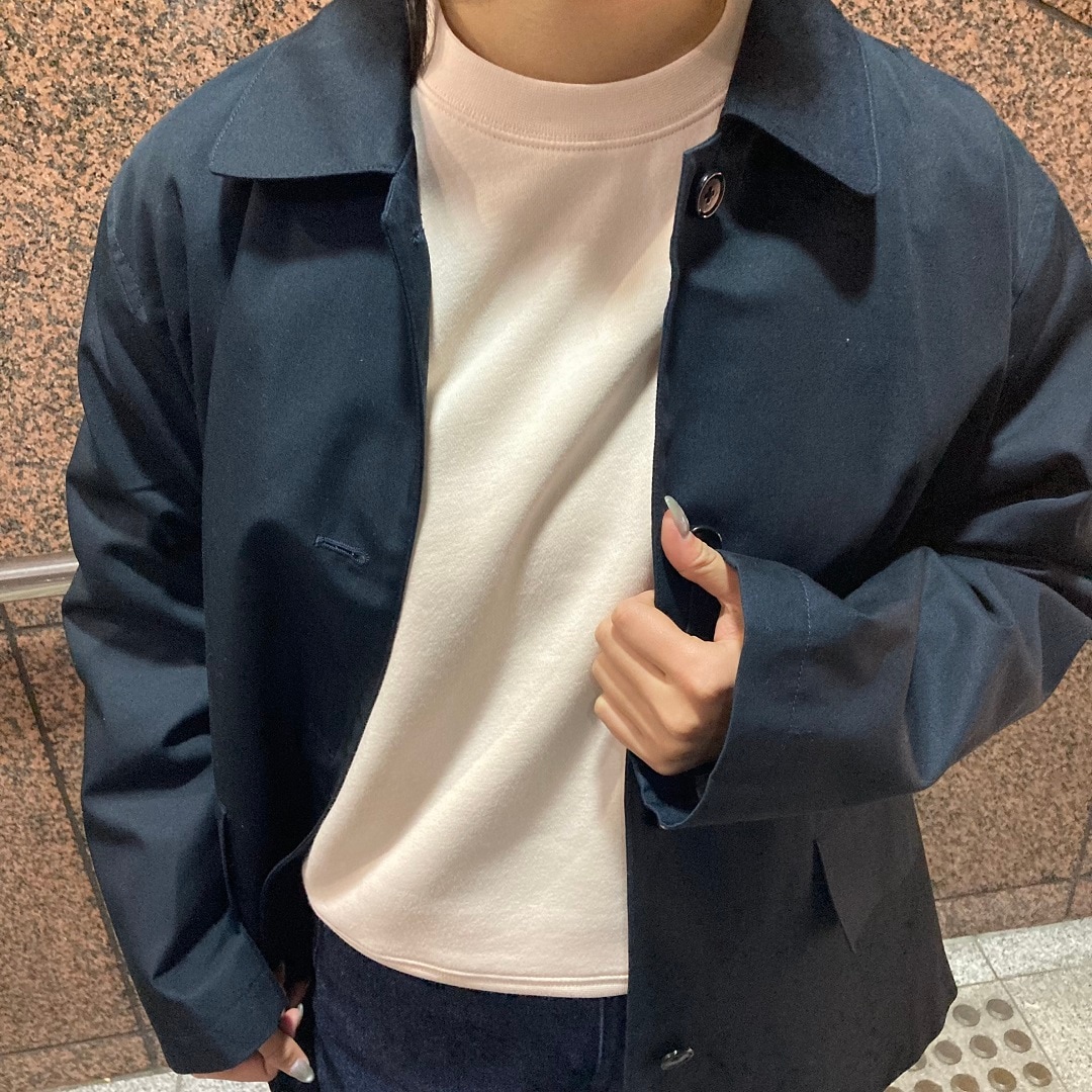 女の子が立っている写真