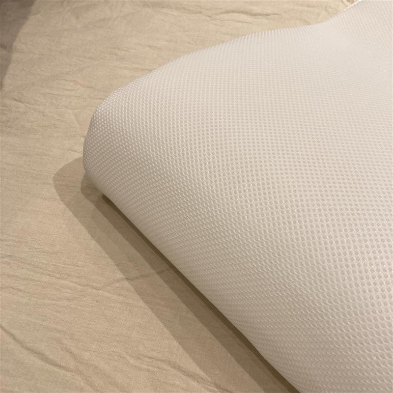 【堅田】まくらの素材はメッシュ