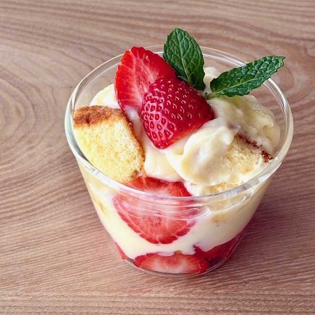 グラスショートケーキ