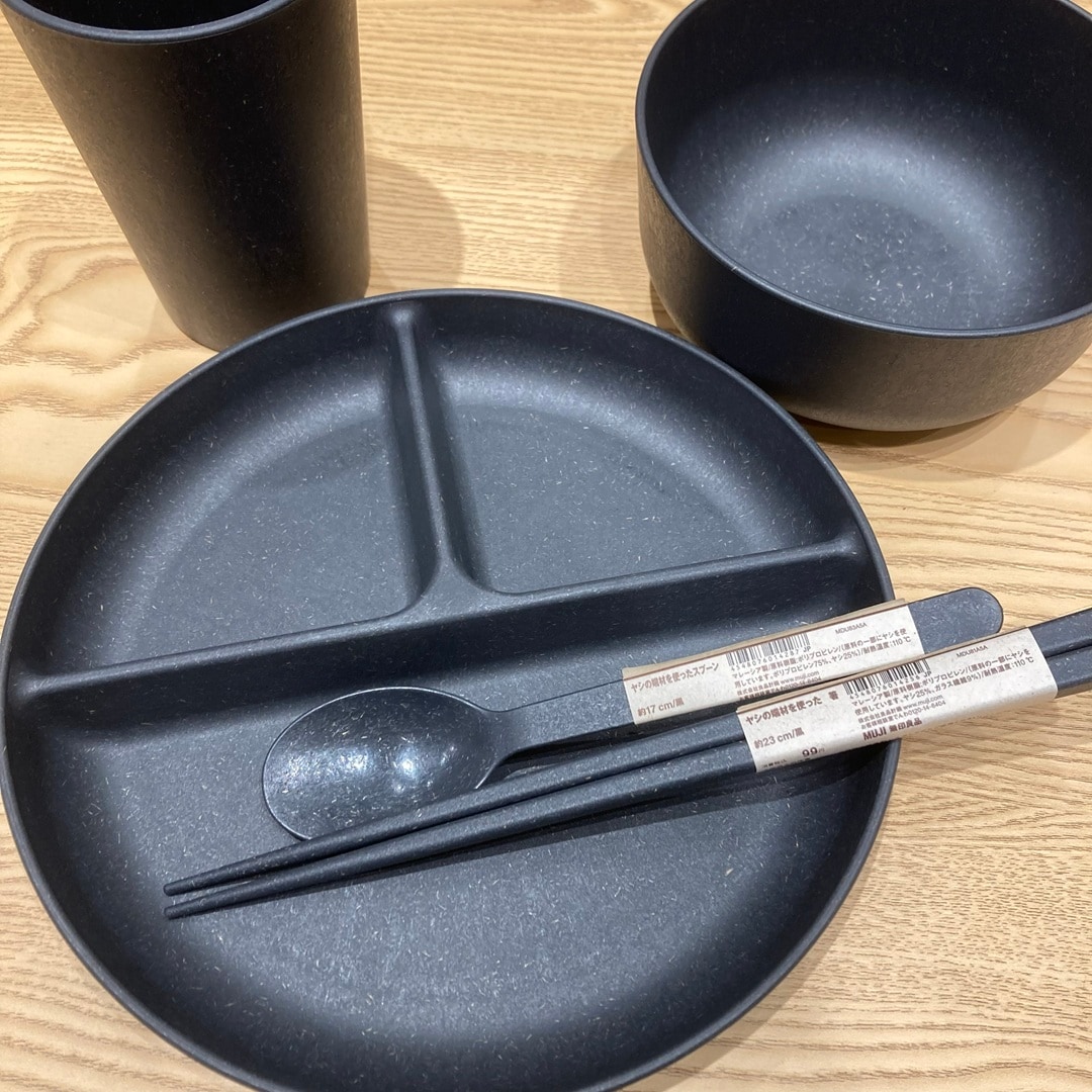 ヤシの端材を使った食器シリーズ