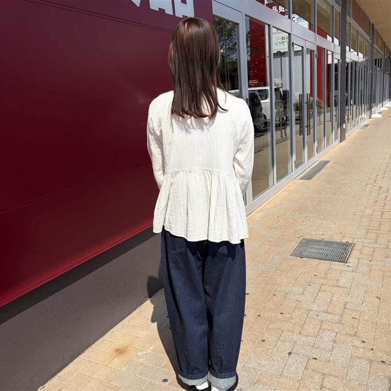 スタッフスナップ後ろ姿