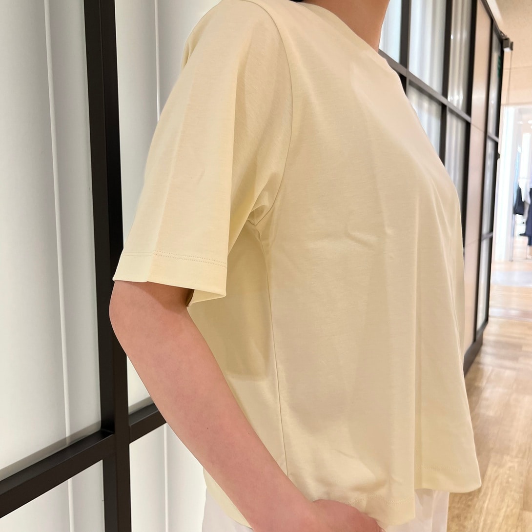 神戸阪急_Tシャツ_婦人シルエット