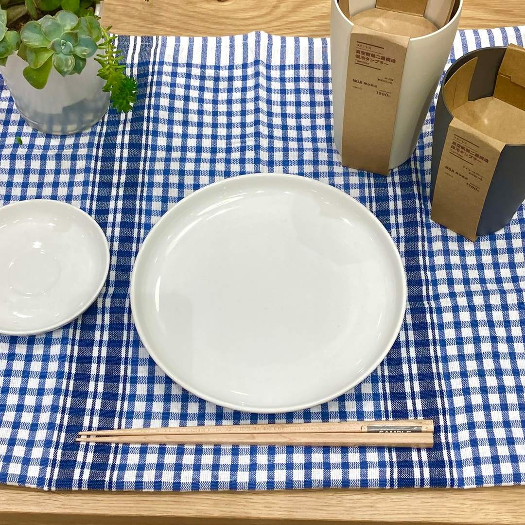 保冷タンブラーの食卓例の写真