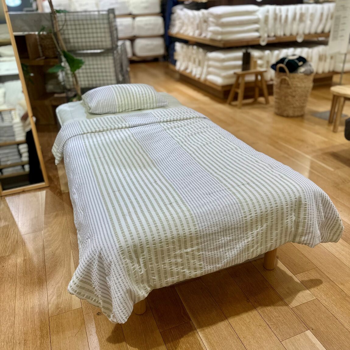 ①
