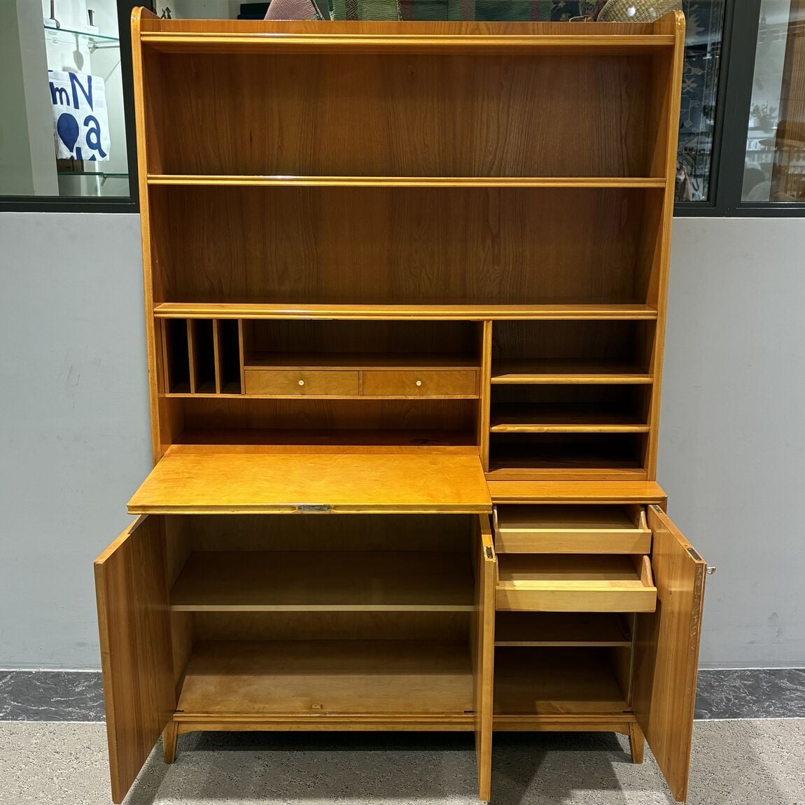 VINTAGE BOOKSHELF03