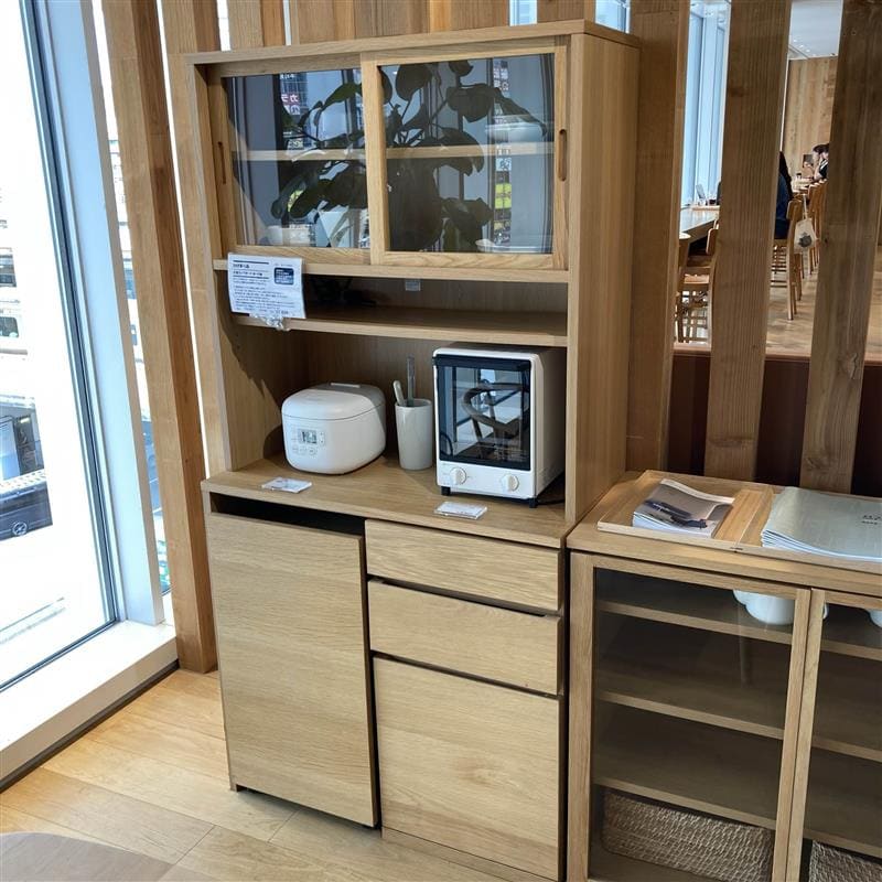 木製カップボード