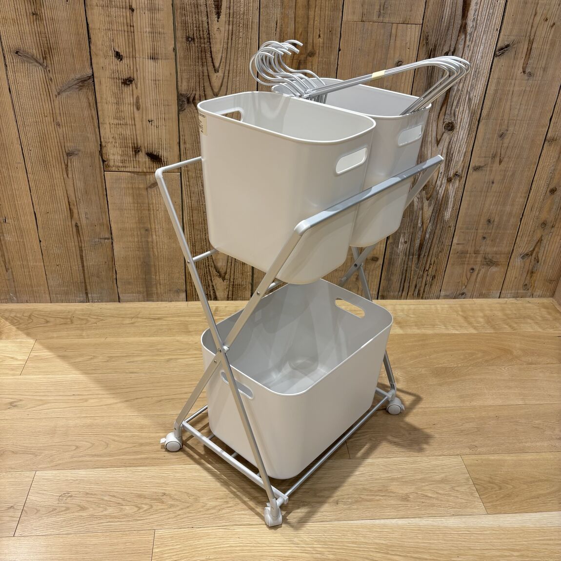 やわポリ乗せたランドリーワゴン