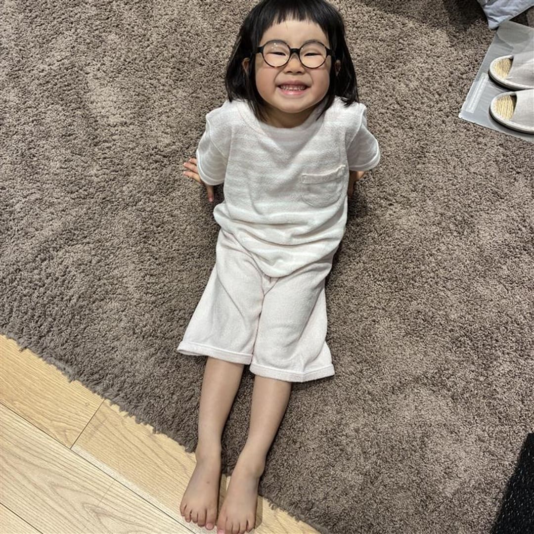 https://contents.muji.com/jp/sites/jp/files/%E3%83%91%E3%82%B8%E3%83%A3%E3%83%9E%E7%AC%91%E9%A1%94.jpg
