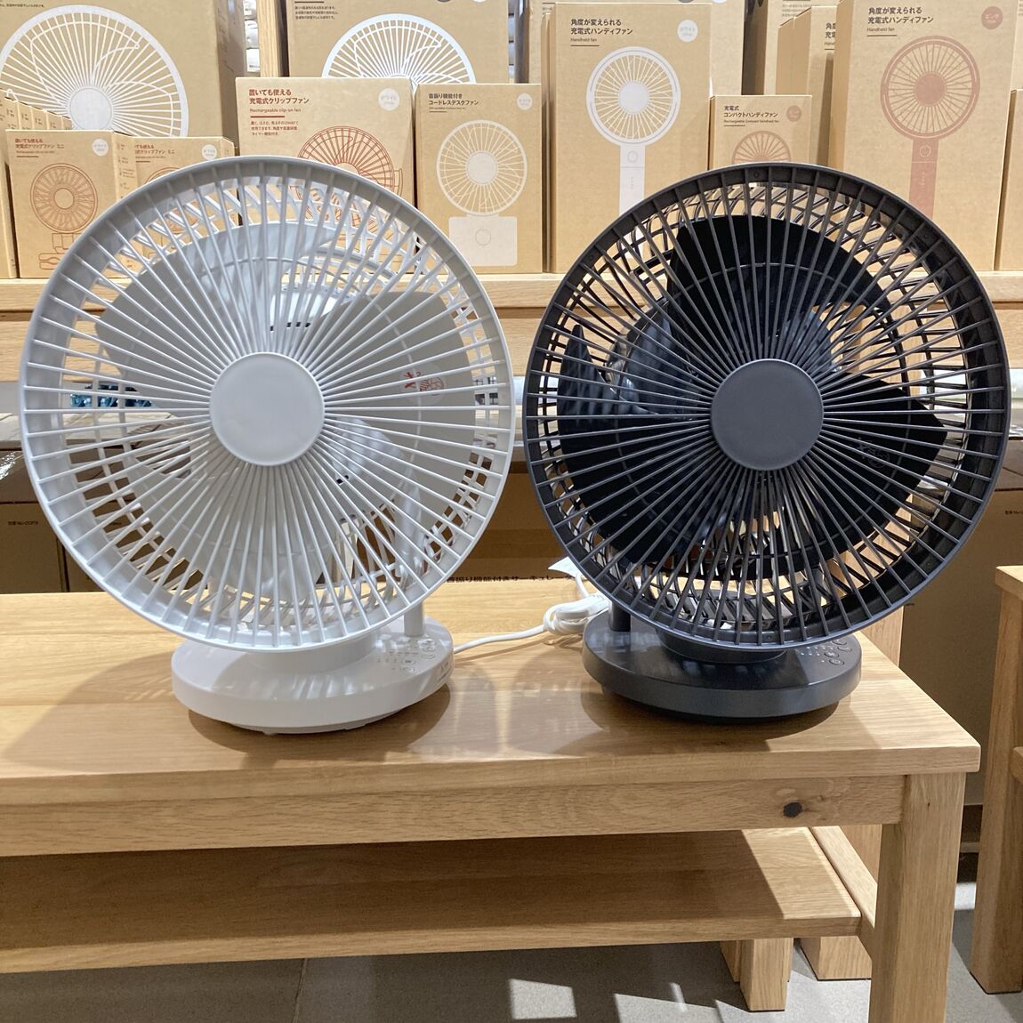 サーキュレーターの色展開の画像