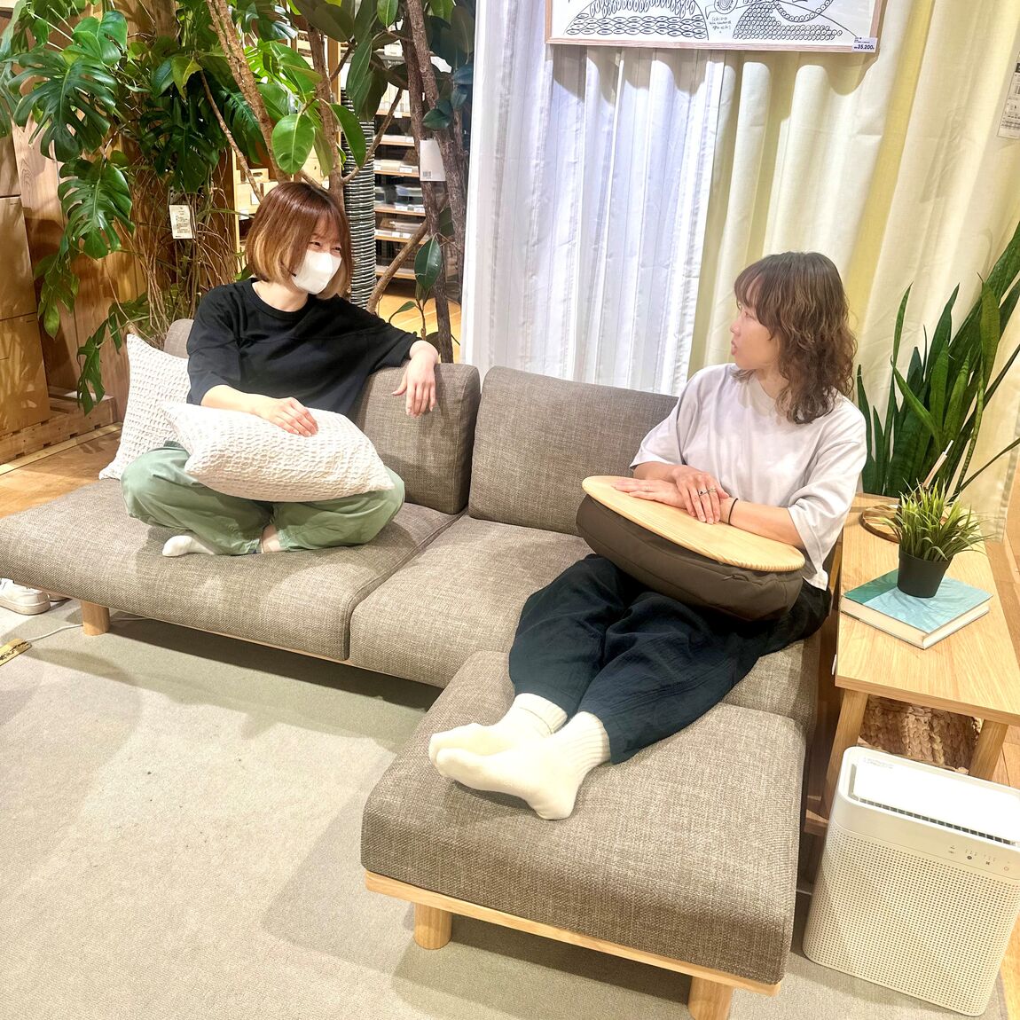 【吉祥寺マルイ】ゆったりと快適な座り心地のくつろぎを考えたソファ_rDY8rL