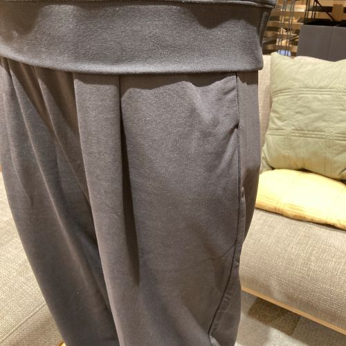 パンツの生地感の写真