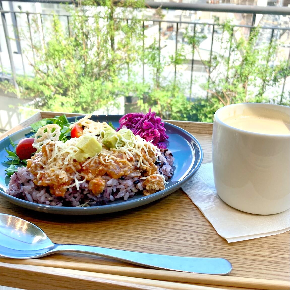 【Cafe＆MealMUJ神戸BAL】人気メニュー「野菜と食べるタコライス」のおすすめ_m9MK5A