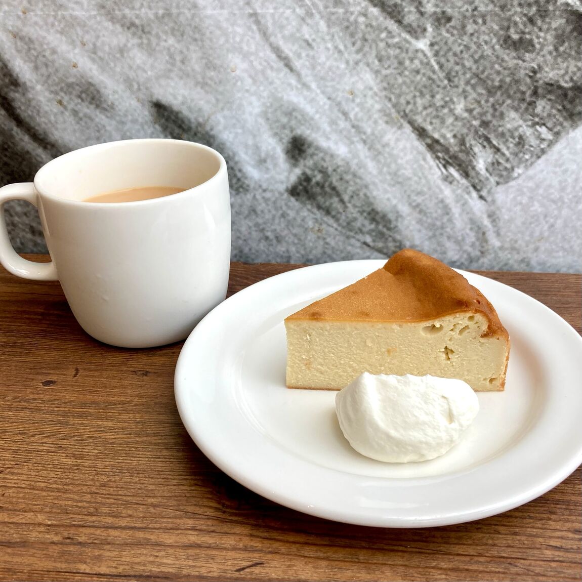 【Cafe＆MealMUJ神戸BAL】こだわり紹介「本和香糖のチーズケーキ」その１_J8QjT2