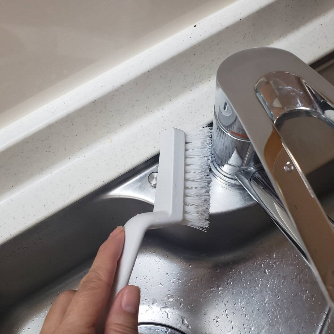 ブラシでお掃除