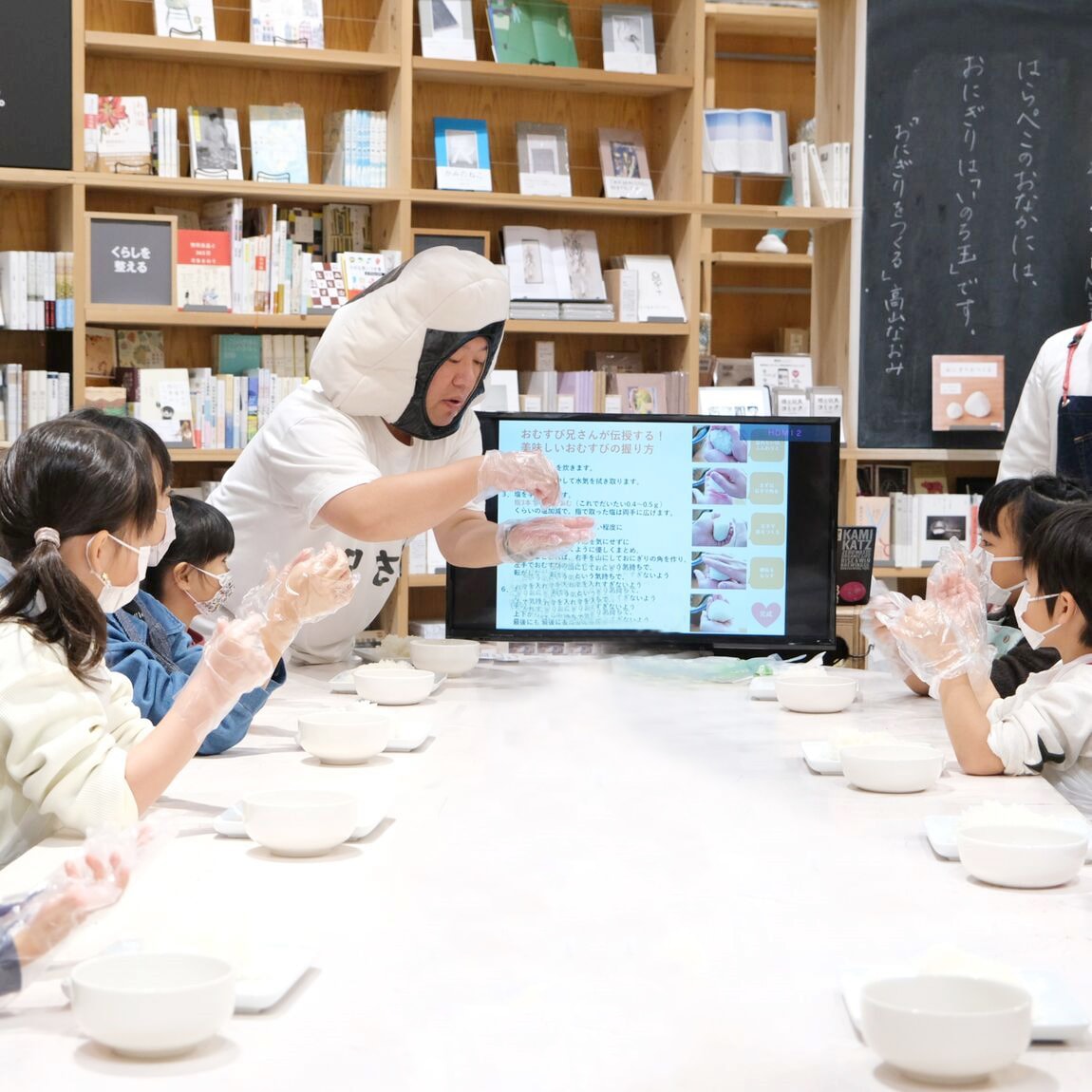 【堺北花田】おむすび兄さんがやってくる　withクワ茶姉さん｜イベント_iW2NUL