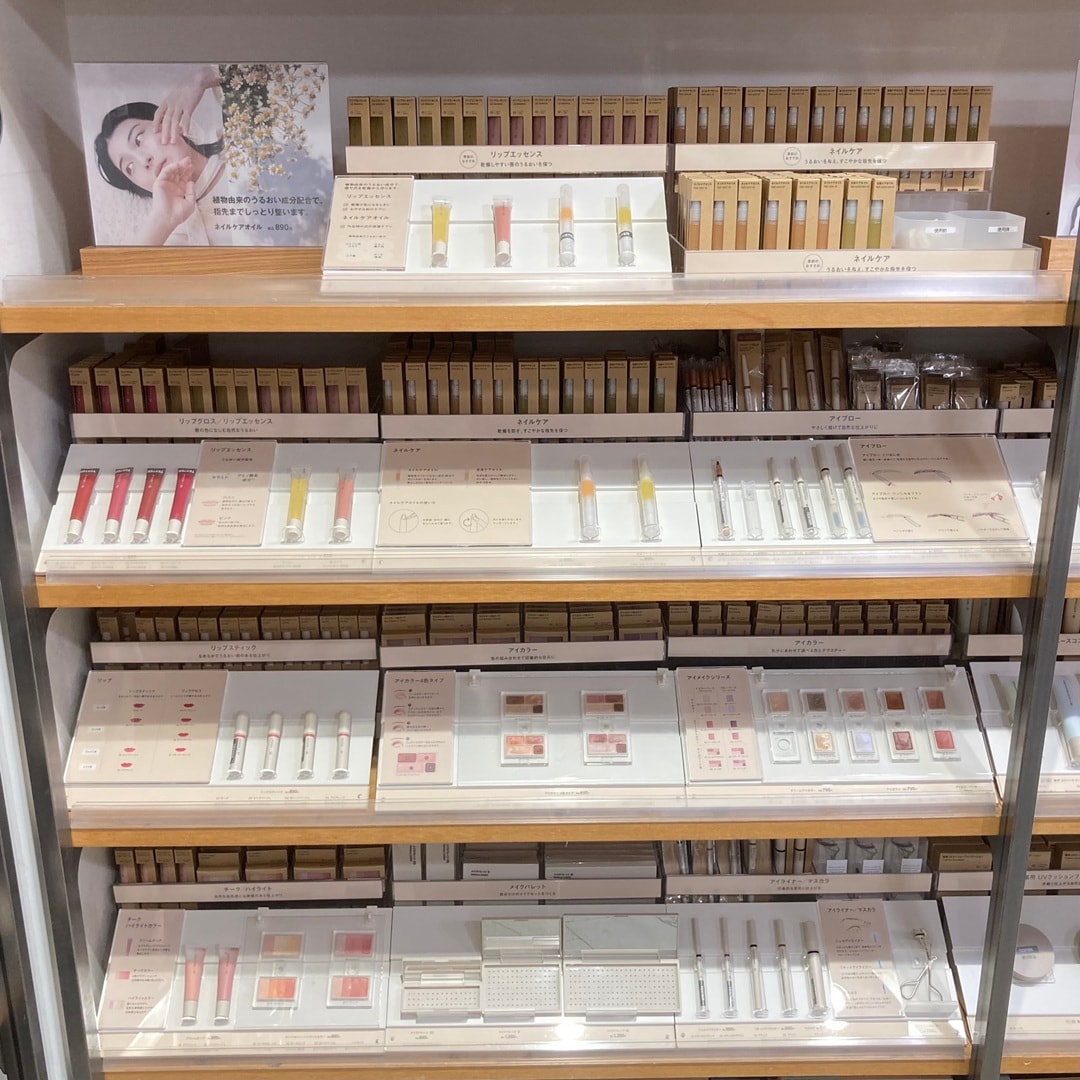 【三軒茶屋】メイク売場が新しく広がりました！_Ew3wLf