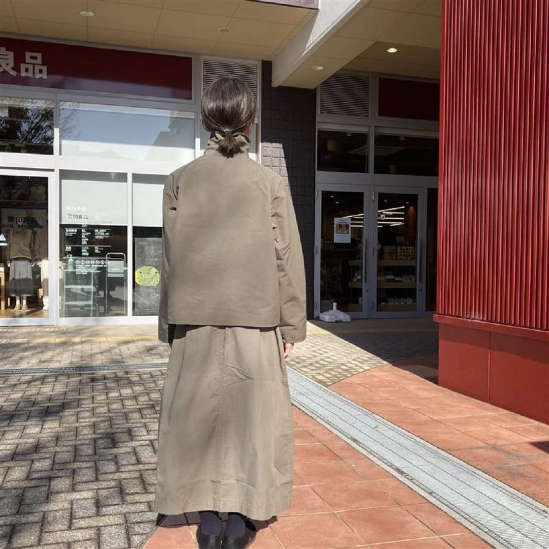 スタッフスナップ後ろ姿