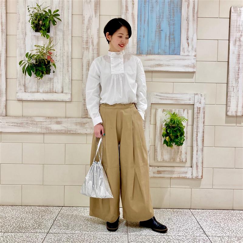 スタンドアップカラーブラウス１