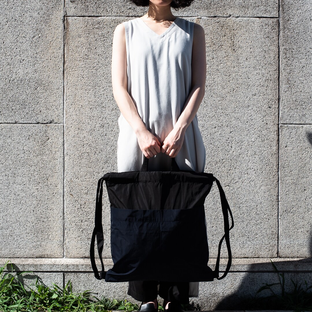 backpack_BKNV手持ち正面.jpg 