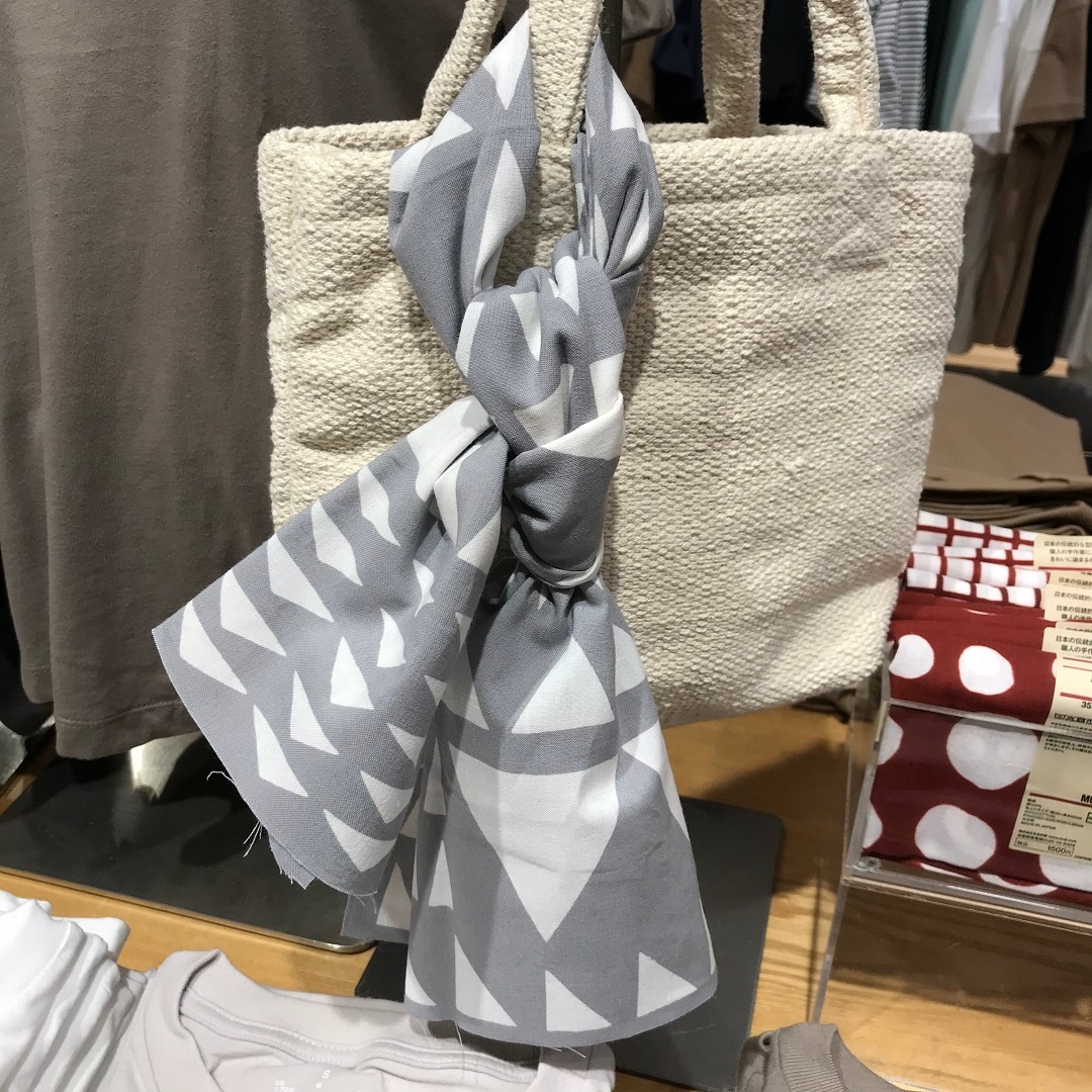 45654_0807_bag