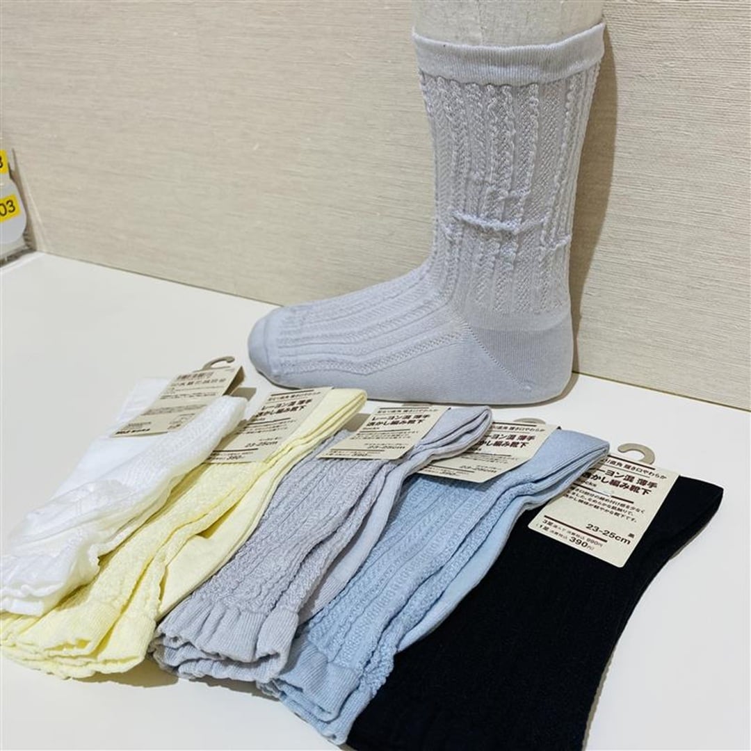 【イオンモール熱田】コーディネートのポイントに。カラー靴下｜スタッフおすすめ