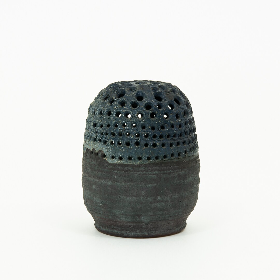 bio 42 Vase Raija Tuumi_1.jpg