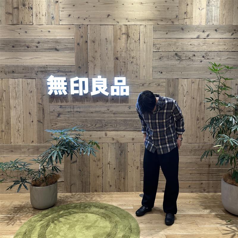 緩い服装の男性②