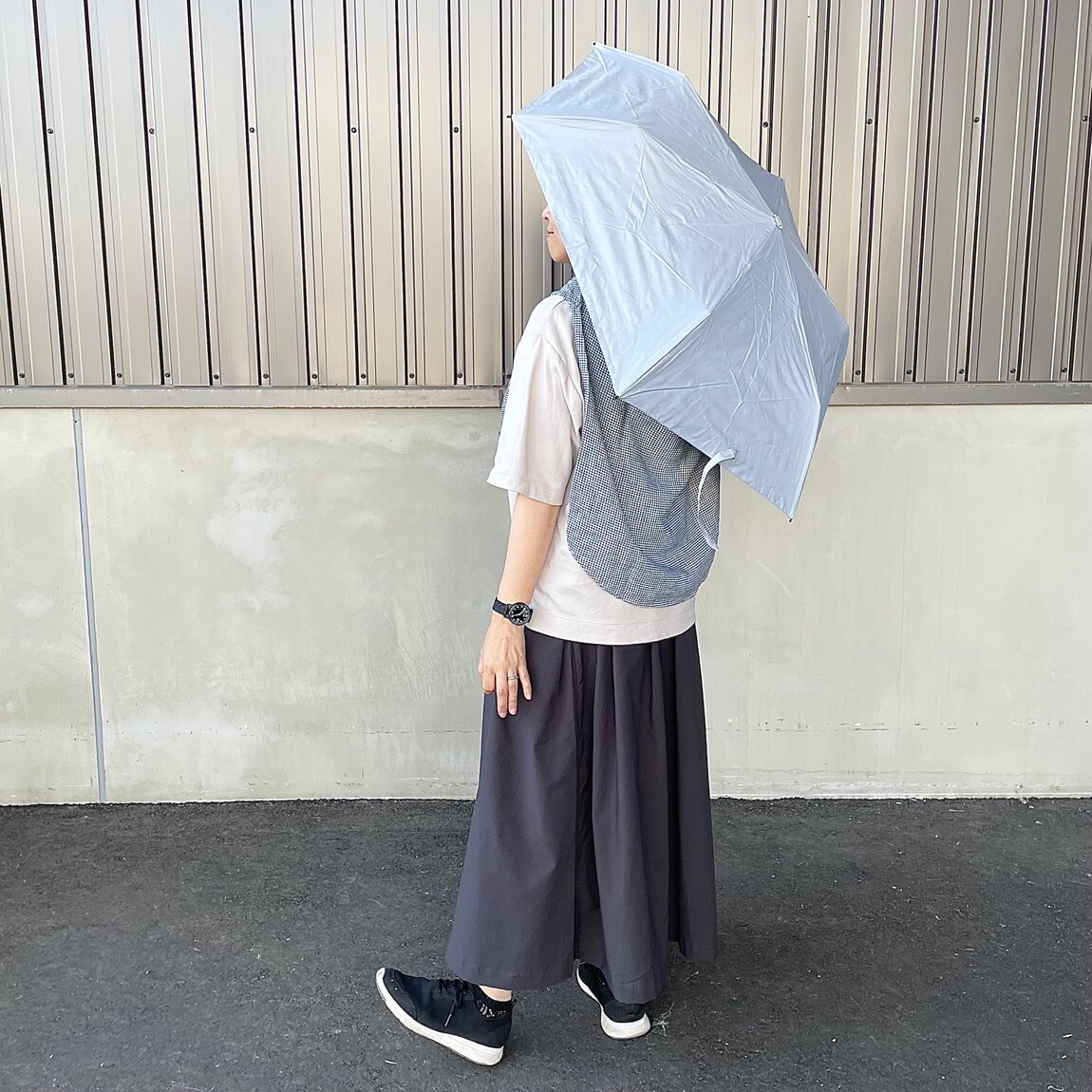 後ろ