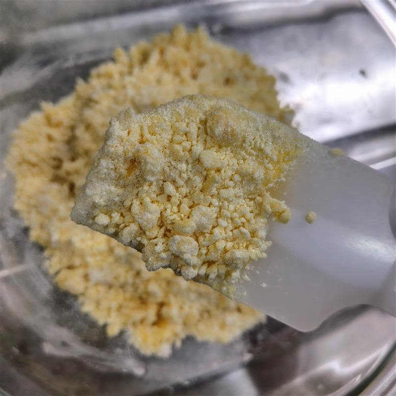 生地ををそぼろ状にする工程